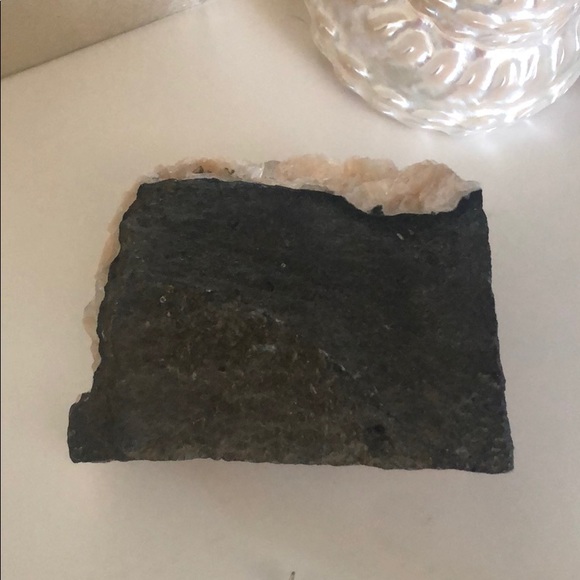 Agate Geode - Picture 4 of 4